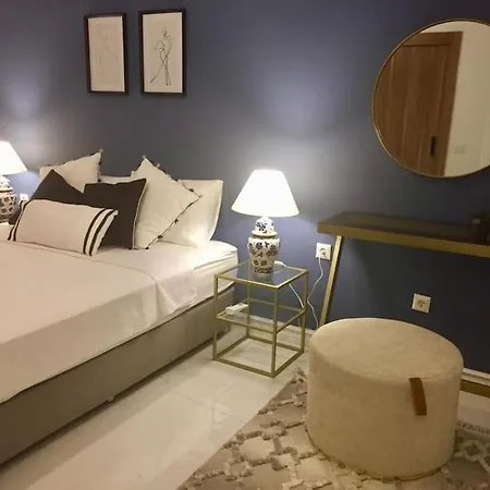 Center Of Old Town,2+1 Flat With Garden Lejlighed