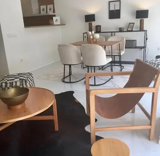 Center Of Old Town,2+1 Flat With Garden Lejlighed