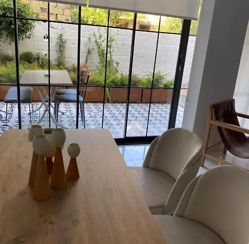 Center Of Old Town,2+1 Flat With Garden Lejlighed