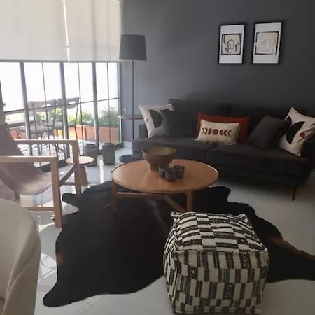 Апартаменты Center Of Old Town,2+1 Flat With Garden