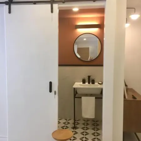 Апартаменты Center Of Old Town,2+1 Flat With Garden *